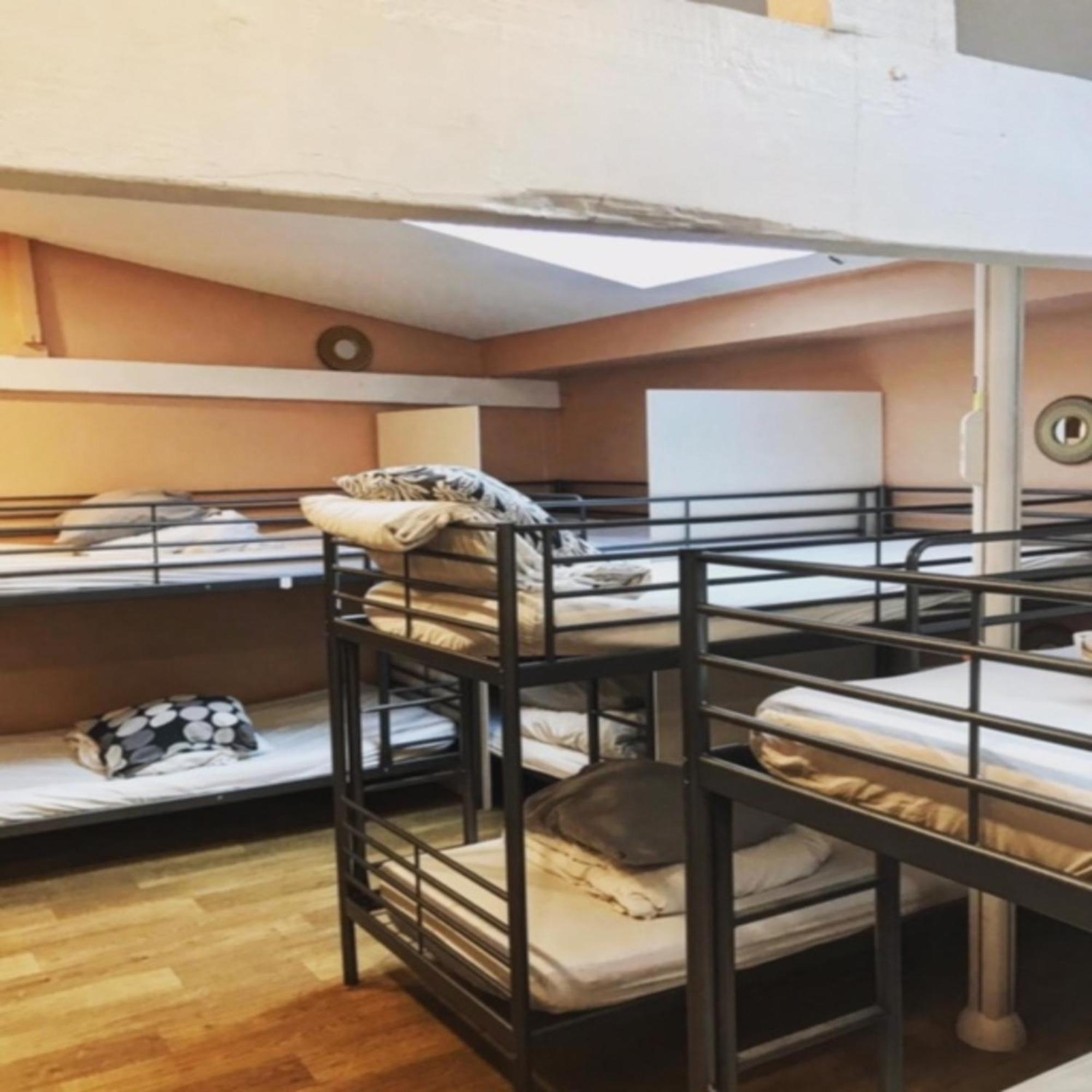 Trendy Hostel 이브리쉬르센 외부 사진