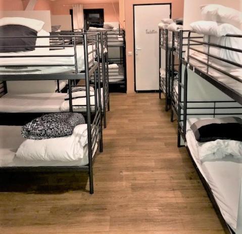 Trendy Hostel 이브리쉬르센 외부 사진