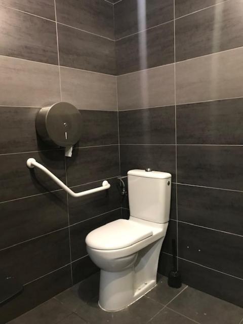 Trendy Hostel 이브리쉬르센 외부 사진